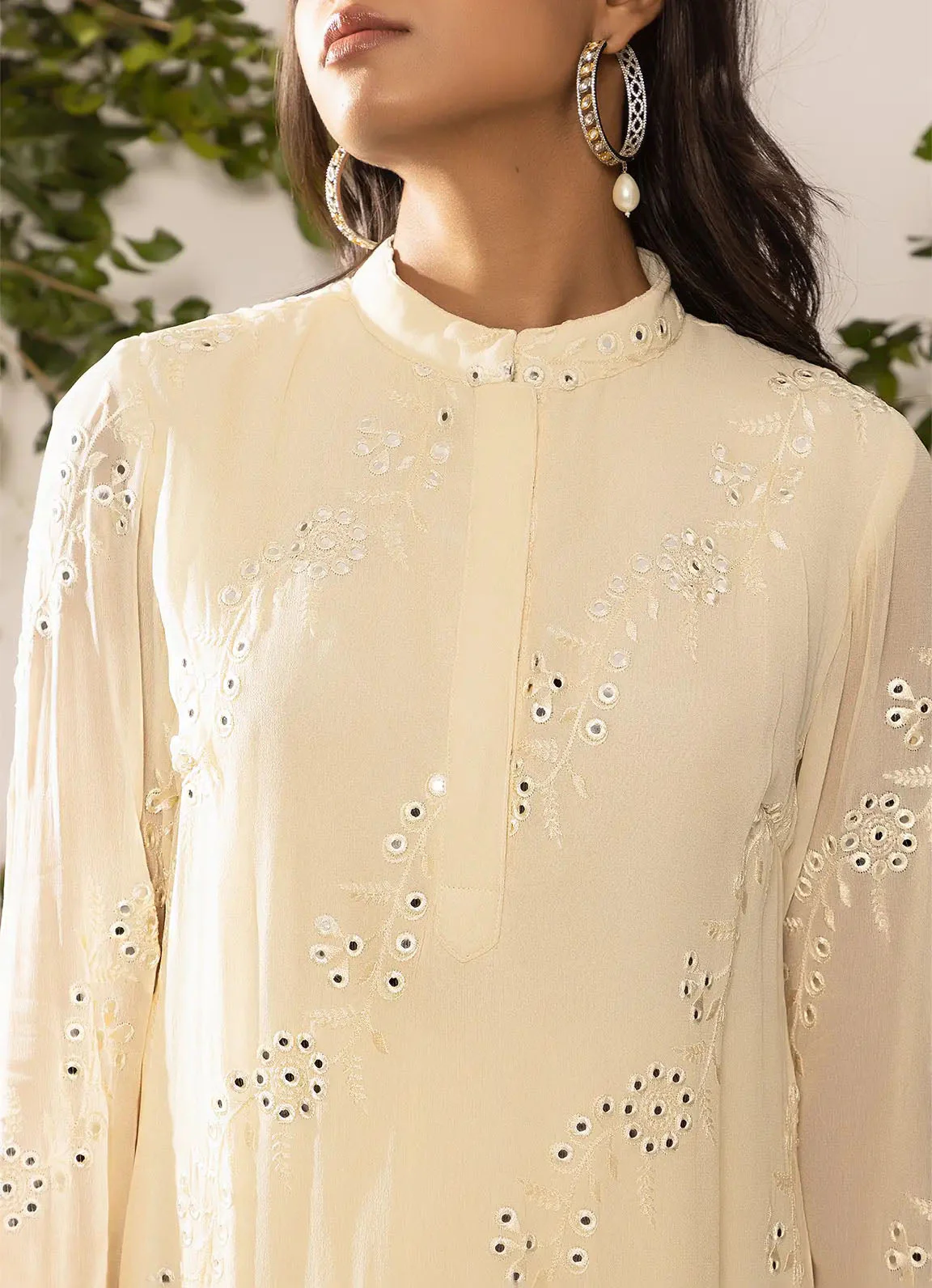 Astoria Ivory Floral Embroidered Kurta - Image 4