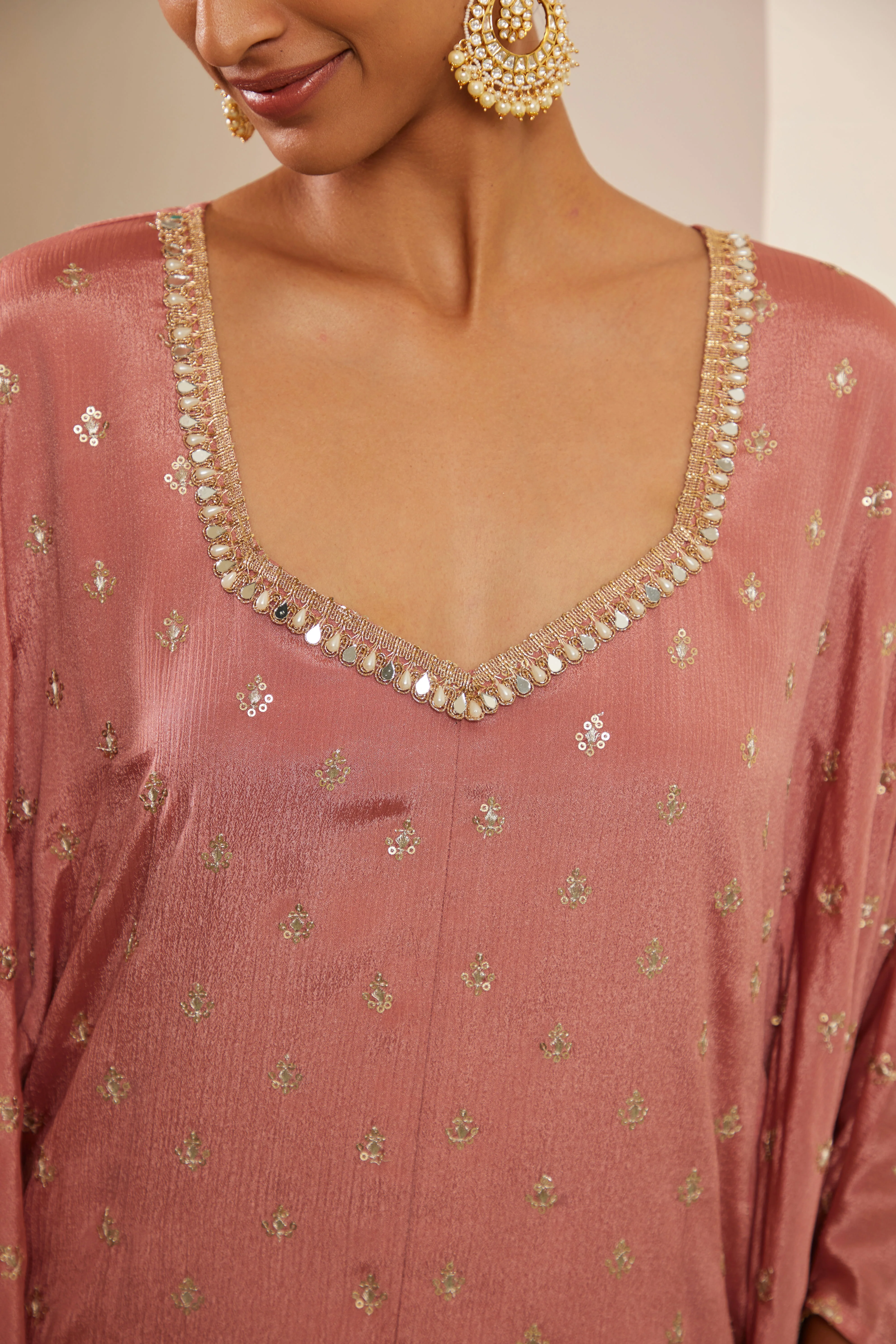 Sajda Onion Pink Embroidered Kaftan - Image 4