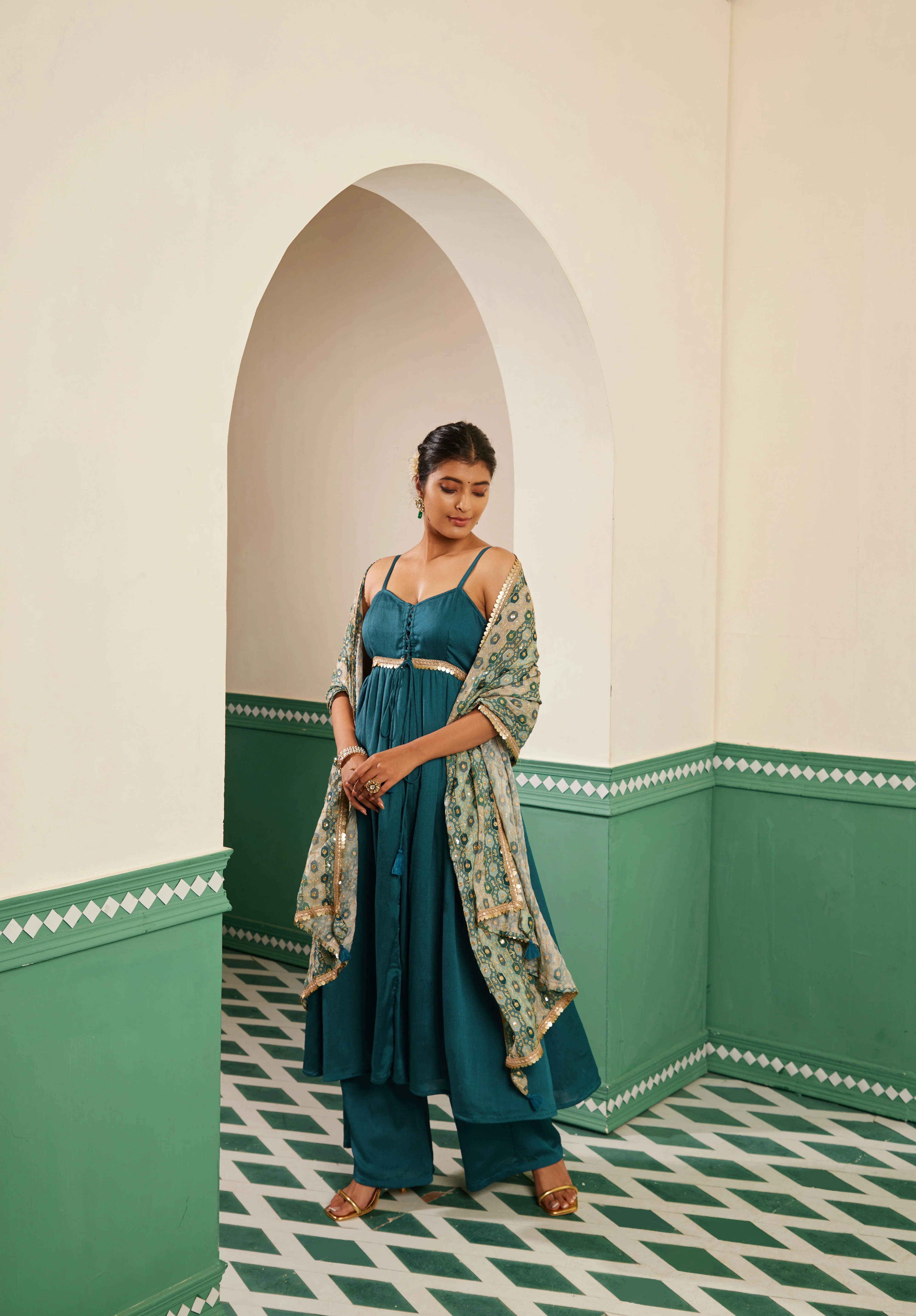 Sajda Teal Tonal Embroidered Dupatta - Image 4